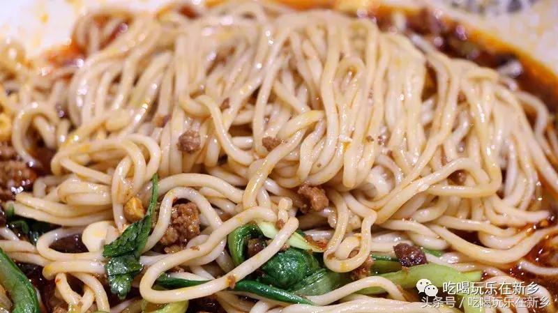 重庆哪家老太婆摊摊面正宗,老太婆摊摊面推荐