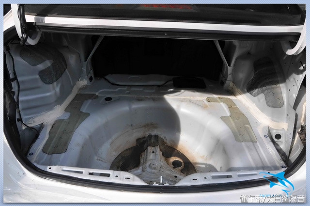 贵阳元音改汽车隔音改装起亚K5改装大白鲨金鲨隔音专家