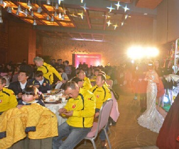 豪车、科技智能设备已成中国业余联赛标配？足球原来还能这么玩！