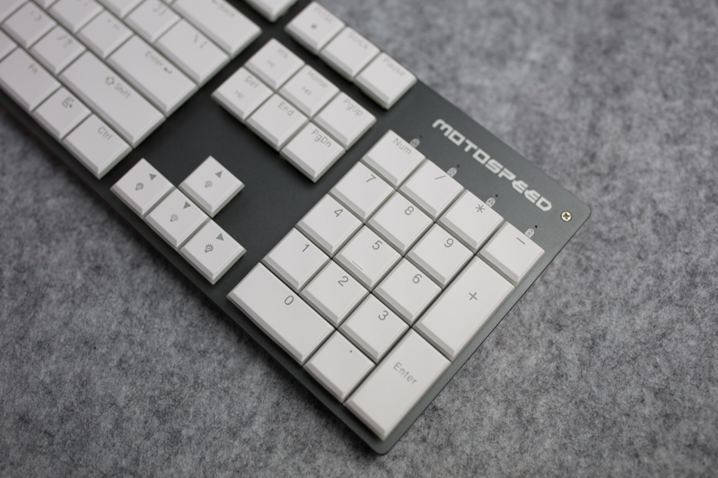 突破机械硬盘的厚度界限，做史上最薄机械键盘，而且它还有光！