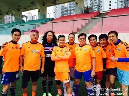 其貌不扬却与三位港姐保持暧昧原来还是足球小子