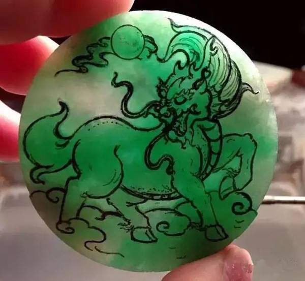 各种翡翠的制作加工过程，从翡翠原石到成品