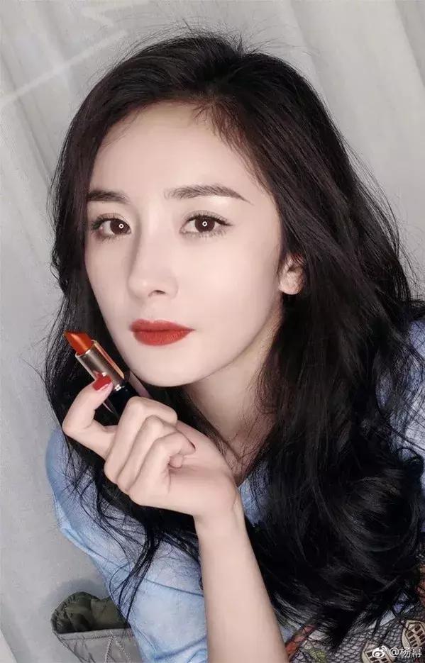 杨幂推荐的口红色号,杨幂口红都是什么色号