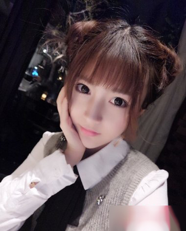 今年最流行的盘头发教程维语,时尚盘头发简单好看的视频