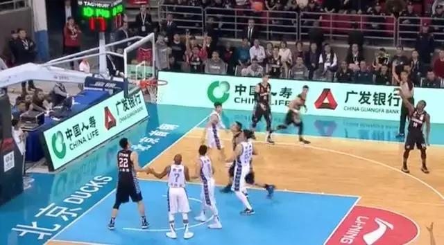 曼联足球俱乐部解约,曼联官宣与伊布解约