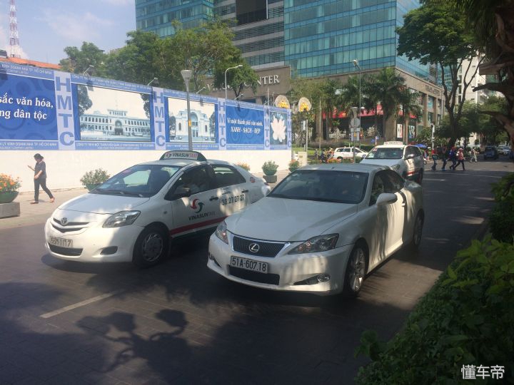 越南人开中国车,越南人开什么摩托车