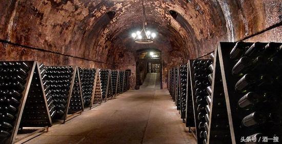 香槟起泡酒的酿造过程,起泡酒是香槟的一种