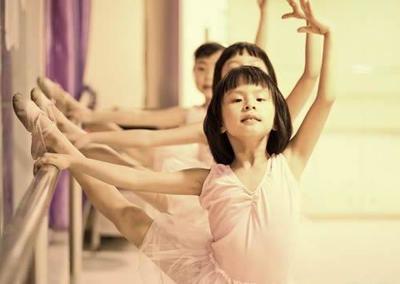 孩子的音乐兴趣培训,小孩兴趣班舞蹈和唱歌选哪个