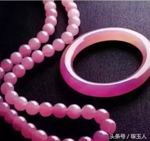 翁巴列场口紫罗兰翡翠,史上最顶级紫罗兰翡翠