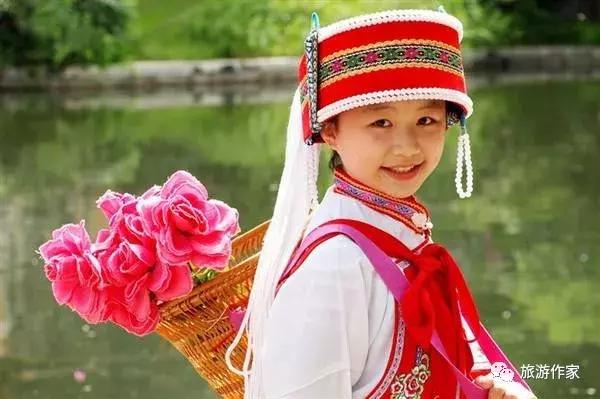 白族服饰帽子妇女,白族服饰配饰