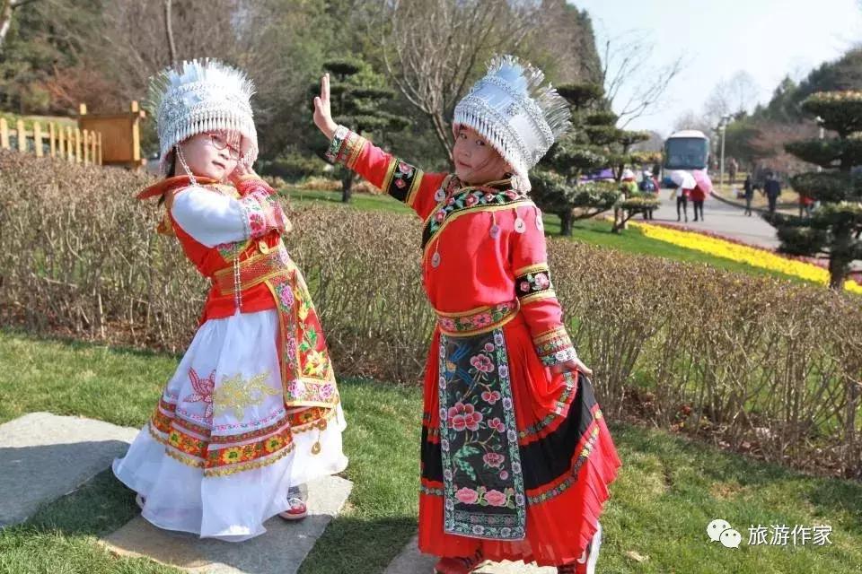 白族服饰帽子妇女,白族服饰配饰