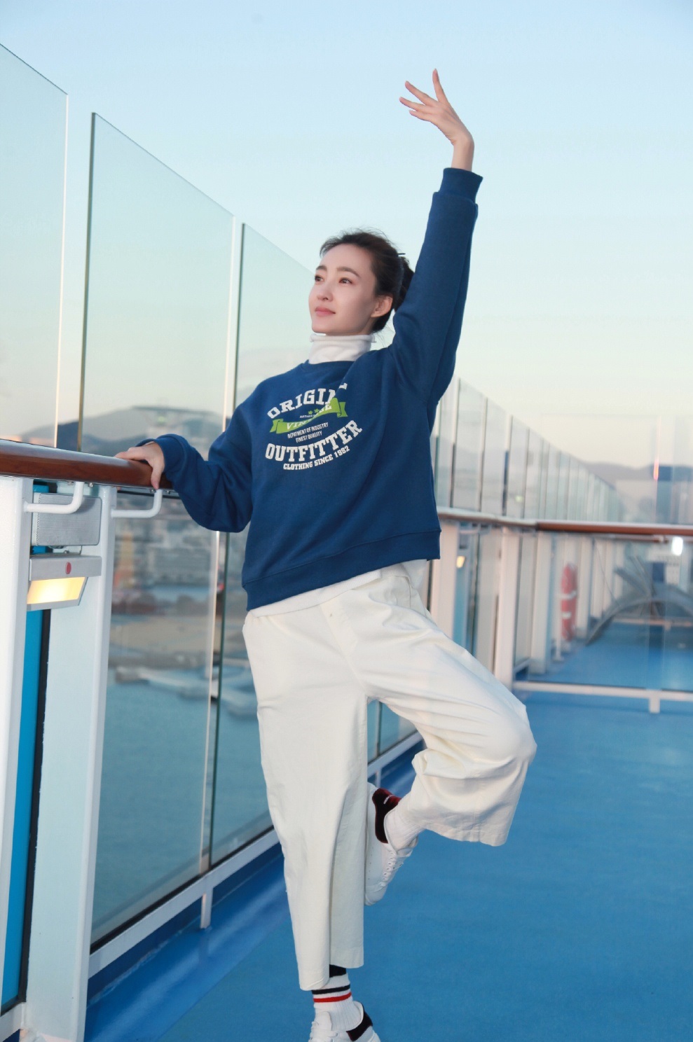 王丽坤穿搭图片大全,32岁的王丽坤近照