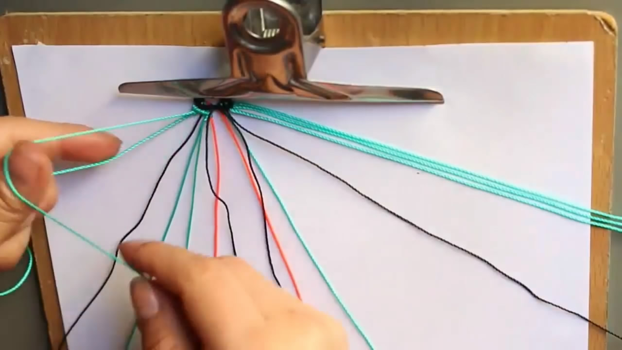 银珠子手链编织女款2022年新款,72号玉线手链简单编织方法大全