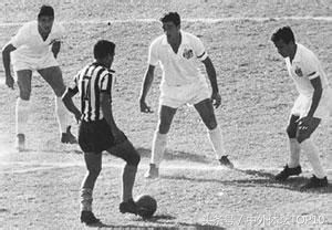 十大足球巨星贝克汉姆,世界足坛五大任意球大师贝克汉姆