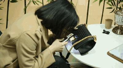 济南一半奢侈品是这家店洗的，店主透露了些让你瞠目的秘密……