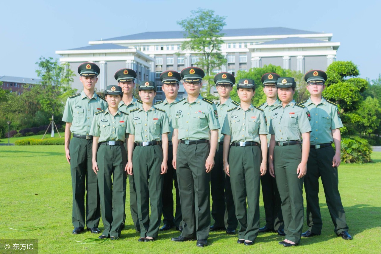 下士考上军校毕业是什么军衔,军校毕业当兵22年是什么军衔