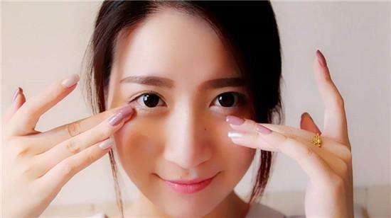 眼霜怎么使用才是正确的方法,如何使用眼霜的正确用法