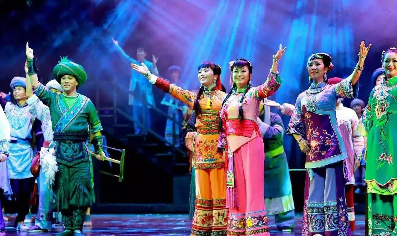 建始民歌黄四姐,恩施大峡谷黄四姐现场版