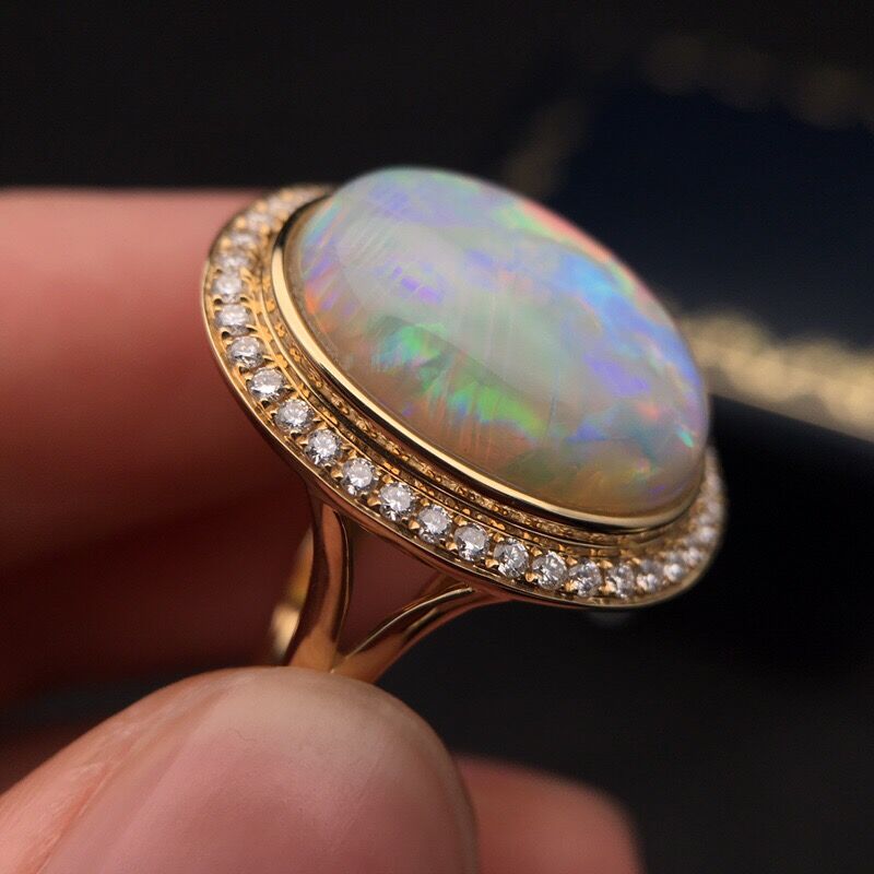 欧泊宝石品牌,欧泊宝石有琥珀色的吗