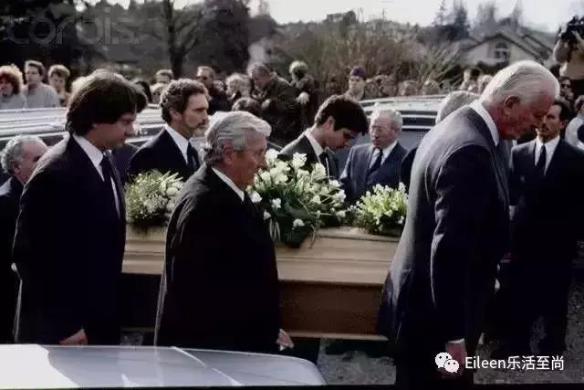 关于赫本与他的爱情故事,赫本一生的真实故事