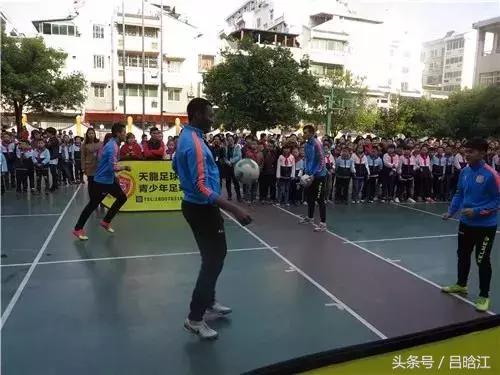 赶快来围观，桂林各中小学的同学们在球场上挥洒青春的身影帅爆了