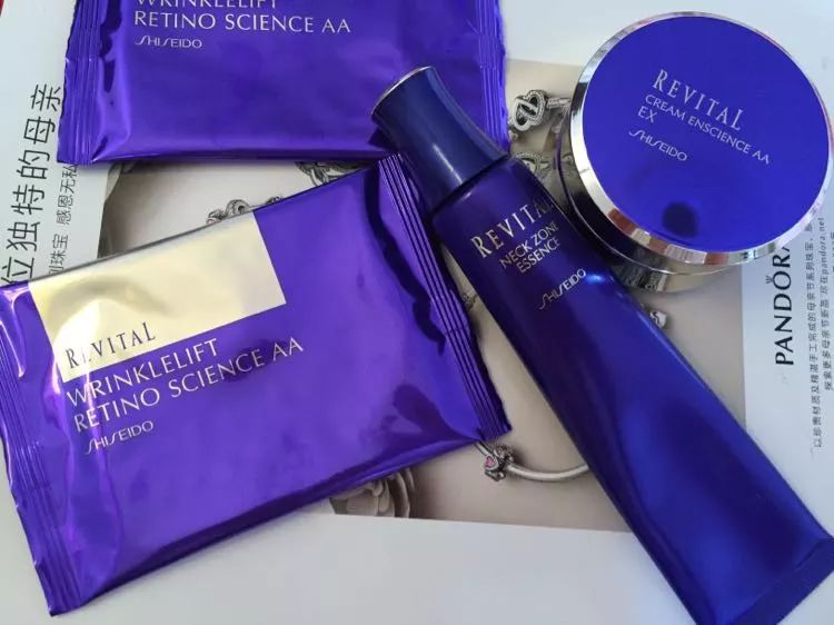 赫本像天鹅,赫本肩颈