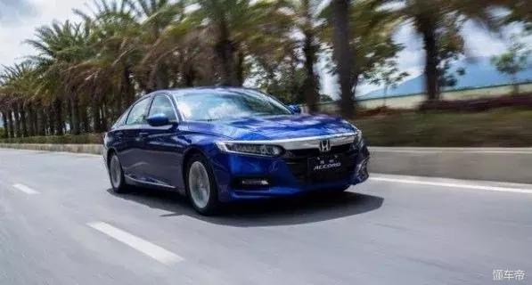 十代半雅阁绞牙避震舒适度,八代雅阁车长舒适度怎么样