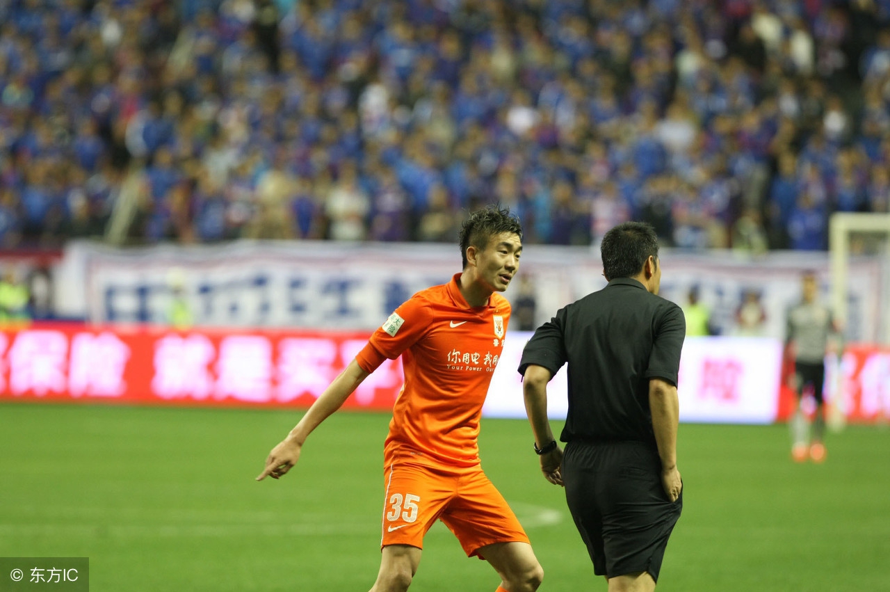 王大雷戴琳加盟鲁能第一场比赛,王大雷戴琳首训引媒体围堵