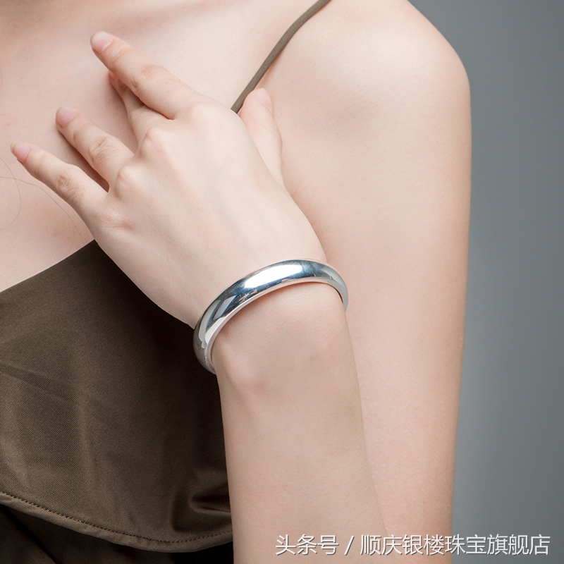 辨别银手镯真假最简单方法,如何辨别银手镯真假最简单的方法