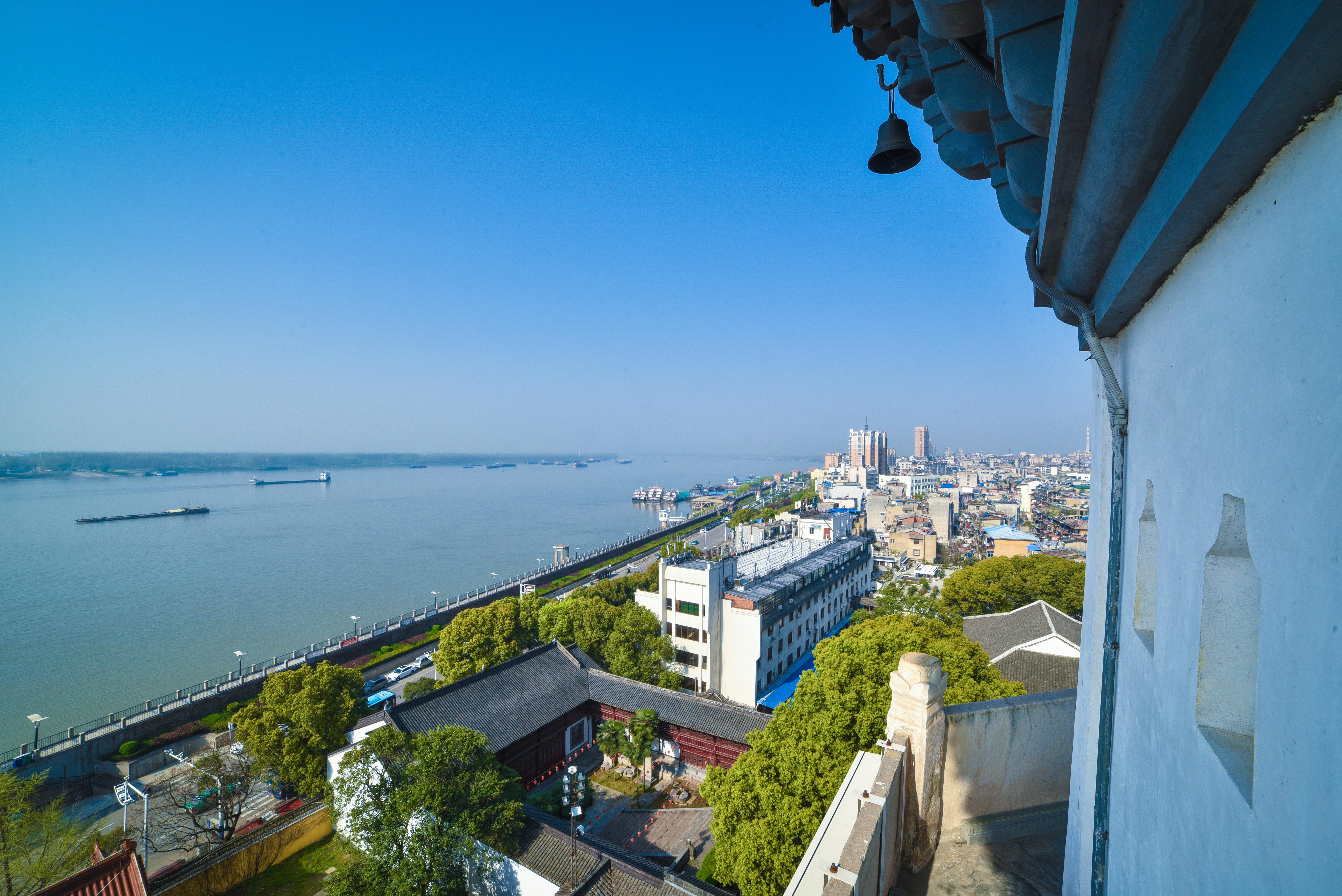 口吞江心月,神游海角天,八省通津第一寺夙愿