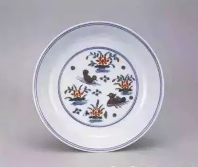 成化斗彩上的红彩和绿彩,古釉瓷器鉴定方法