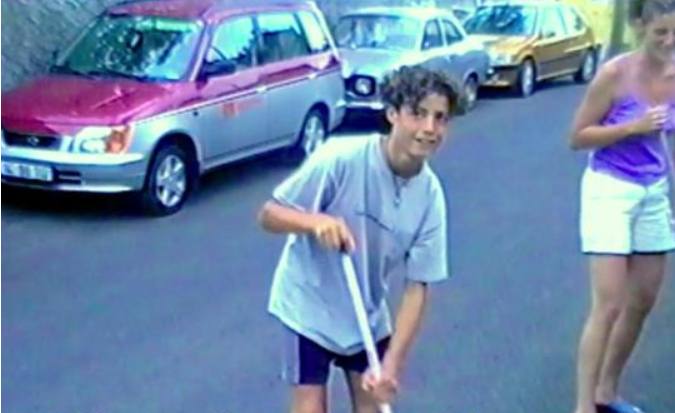 球王成名前有多惨？贝利擦皮鞋，老马遭强拆，梅西没钱看病