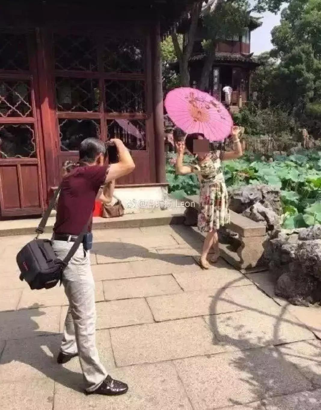 看完我妈拍的春游照片,我跟我爸都哭了……