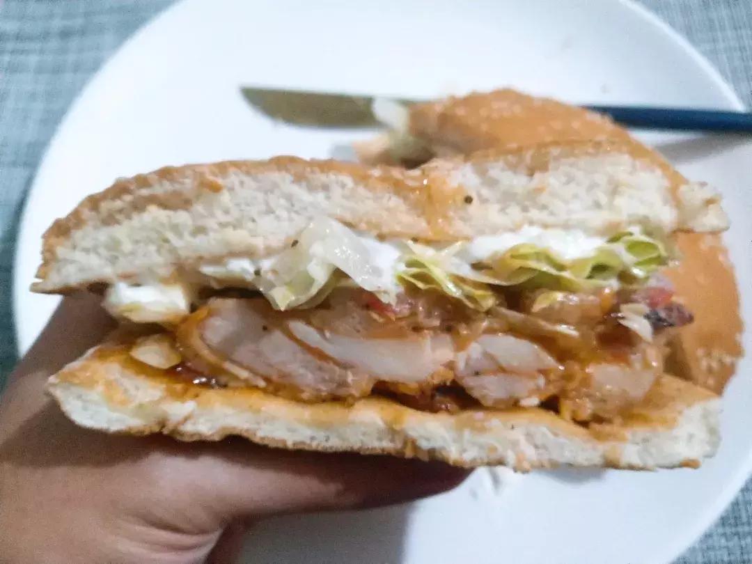 汉堡王霸王鸡腿皇堡热量,汉堡王鸡腿皇堡和牛肉皇堡