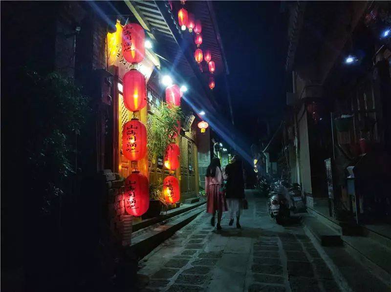 腾冲自在悬崖民宿,腾冲和顺实惠民宿