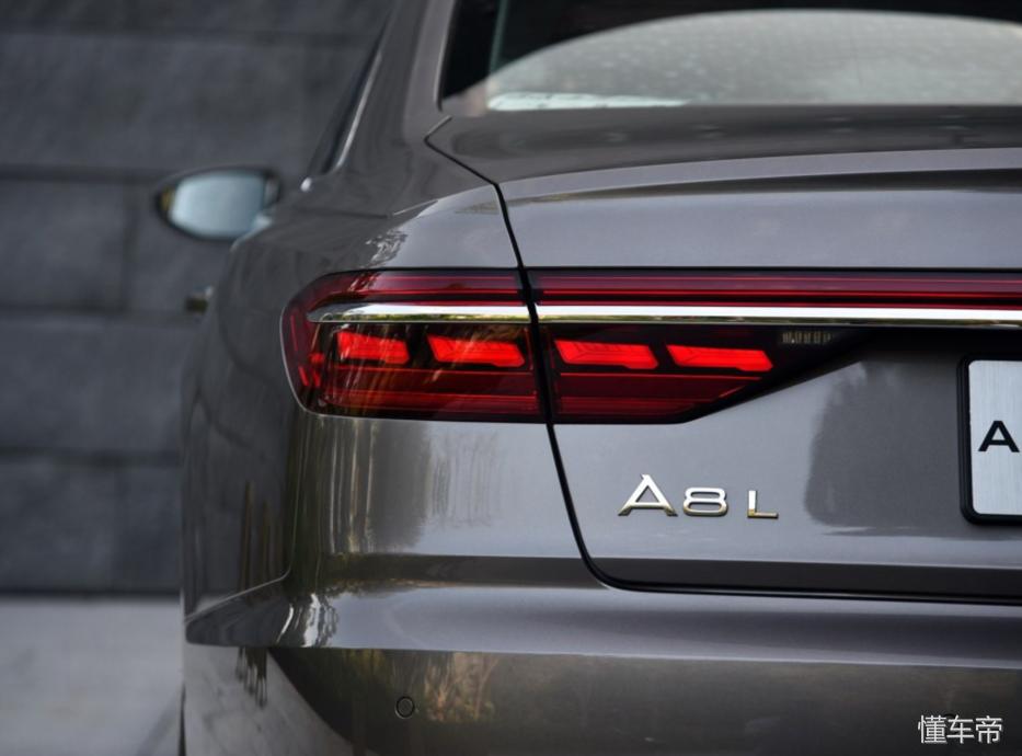 奥迪s8lvs飞驰,奥迪a8奔驰s操控对比