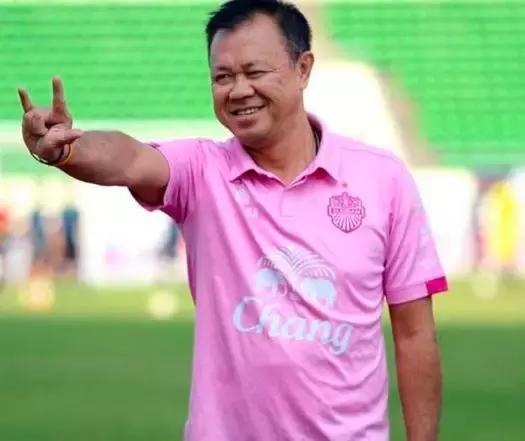 这泰国恒大老板比许家印更神:2亿建私人球场,曾给富力下降头