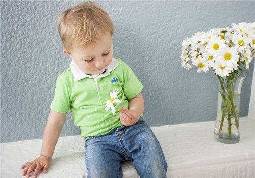 宝宝的脚变成了罗圈腿,导致宝宝罗圈腿的真正原因