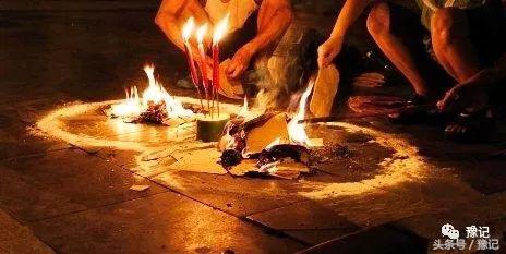 清明祭英烈告慰逝者,清明时节如何祭奠逝去的亲人