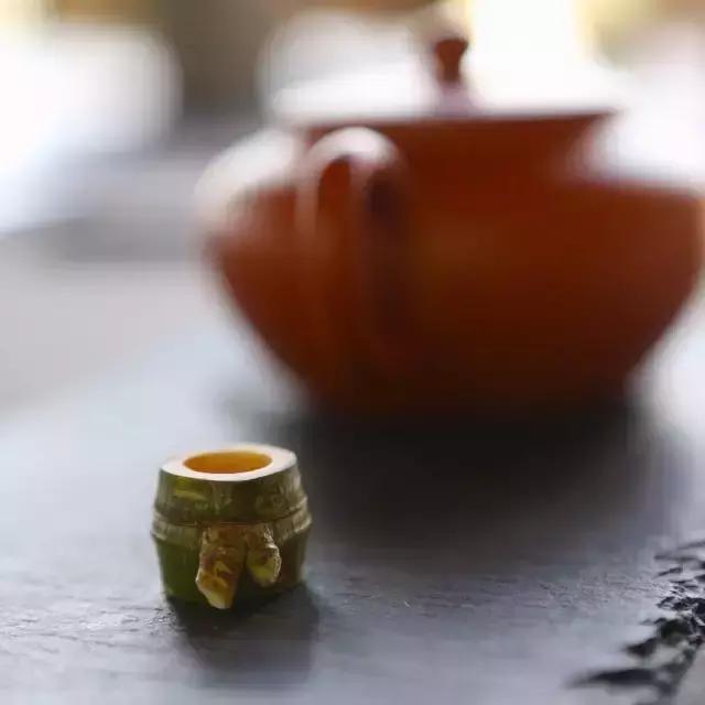 茶席上的茶器是什么样的,一个完整的茶席有几个茶器
