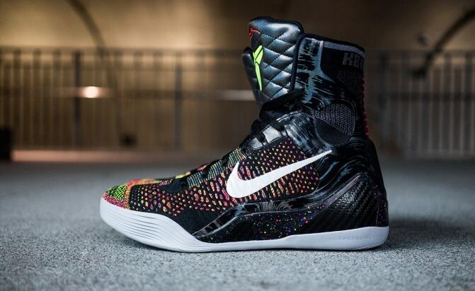 科比黑曼巴战靴,回忆科比经典