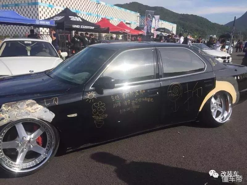 当年价值百万的凌志LS400被黄标报废，场面真是太残忍了！