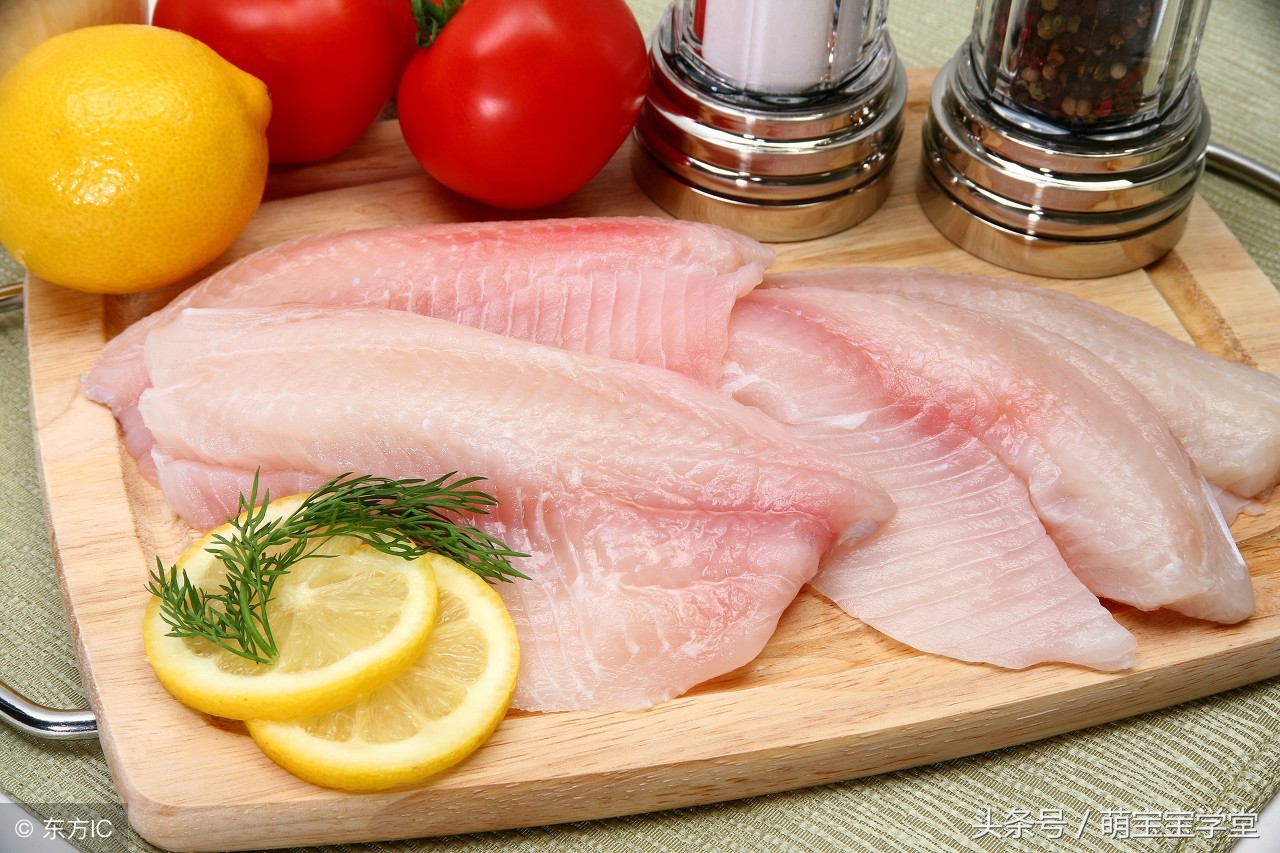 孕妇吃哪种鱼对胎儿发育好前期,孕妇初期吃什么鱼对胎儿发育好