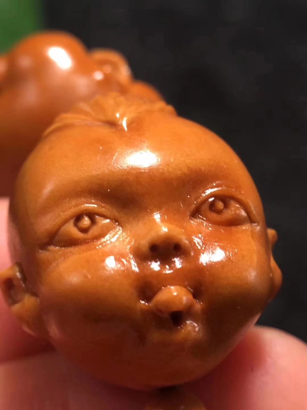 橄榄核雕有哪些套路,橄榄核小籽雕刻师