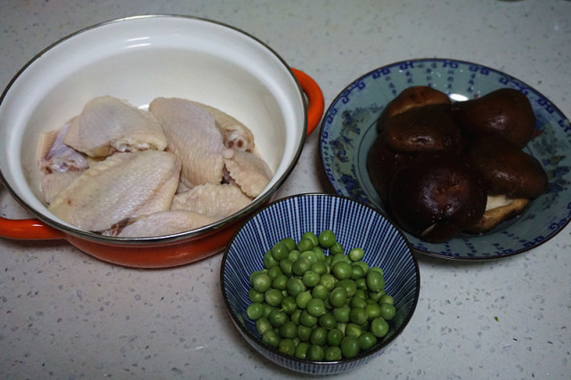 治脚气，先要肠胃调理顺，四月常吃这种能量菜，食补效果立竿见影