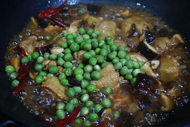 治脚气，先要肠胃调理顺，四月常吃这种能量菜，食补效果立竿见影