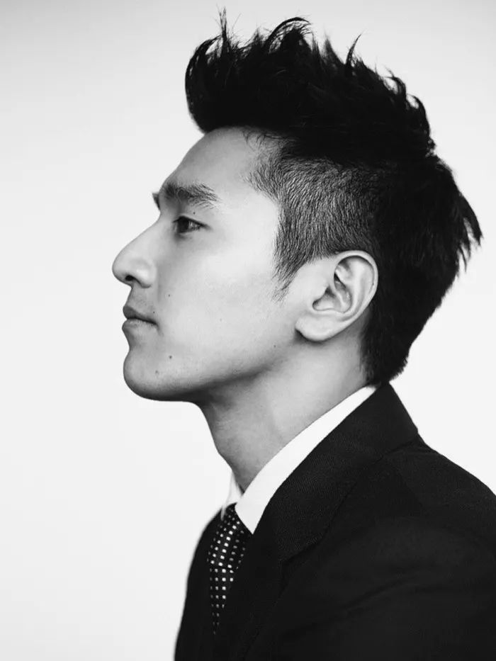 圆脸发际线高的男生适合什么发型,发际线高头发稀少发型男