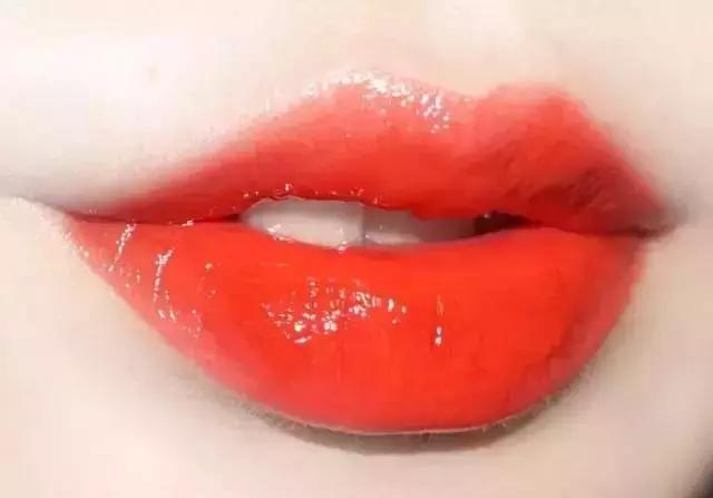 什么口红显白又减龄又持久,显白口红男生