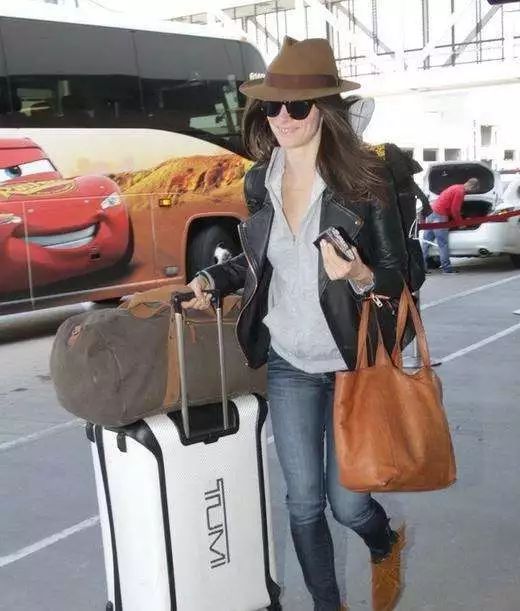 旅行必备旅行箱,旅游行李箱应该都要有什么