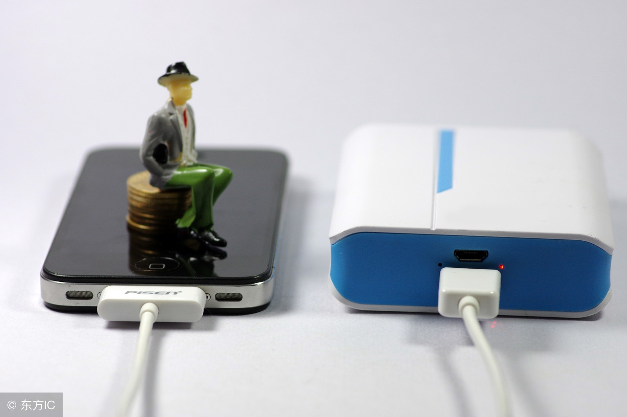 太阳能充电宝可以用手电筒充电吗,专利太阳能磁吸充电宝